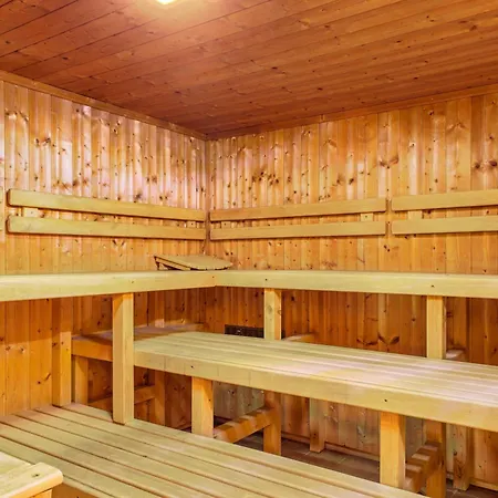 Komfortwohnung Mit Pool Und Sauna 豪岑堡