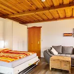 Komfortwohnung Mit Pool Und Sauna Appartamento